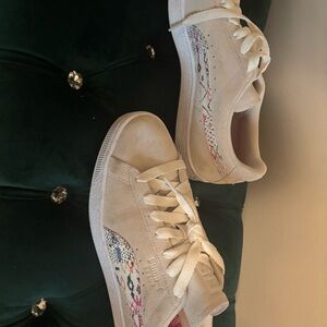 Puma Women's Cream and Multicolor Sneakers